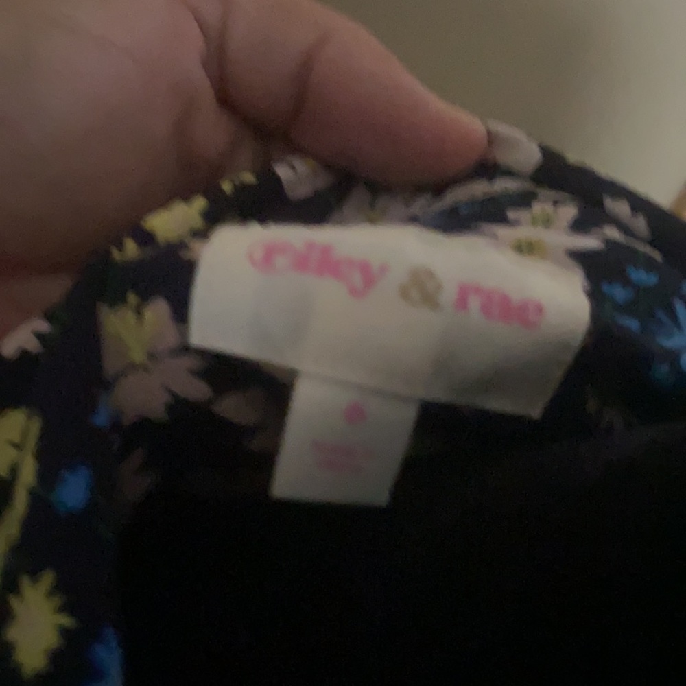 Riley and Rae Flower Blazer - Picture 5 of 5